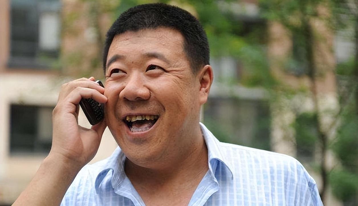 秦卫东:喝酒毁婚姻 秦卫东是个演技超赞的男演员,因为在《林海雪原》