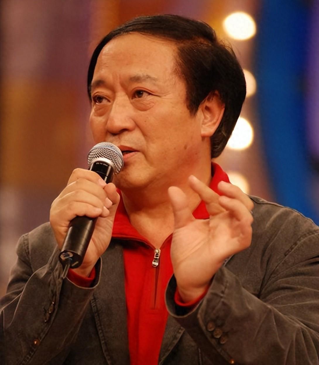 牛群:从相声舞台到政界的传奇人生 牛群,这个名字对于相声界来说可谓