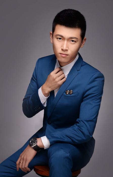 孙鹏飞:从安徽卫视到主持人大赛的逆袭之路 孙鹏飞,这位在主持人大赛