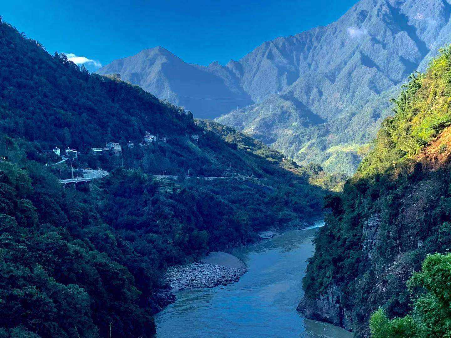 山南市旅游景点介绍 山南市是西藏古文明的发祥地之一,历史悠久,文化