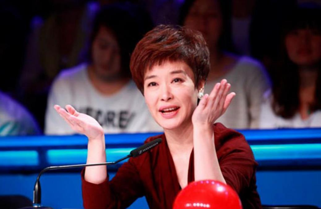 事业与家庭的抉择,无子背后的心酸与坚守 王雪纯,央视的知名主持人,以