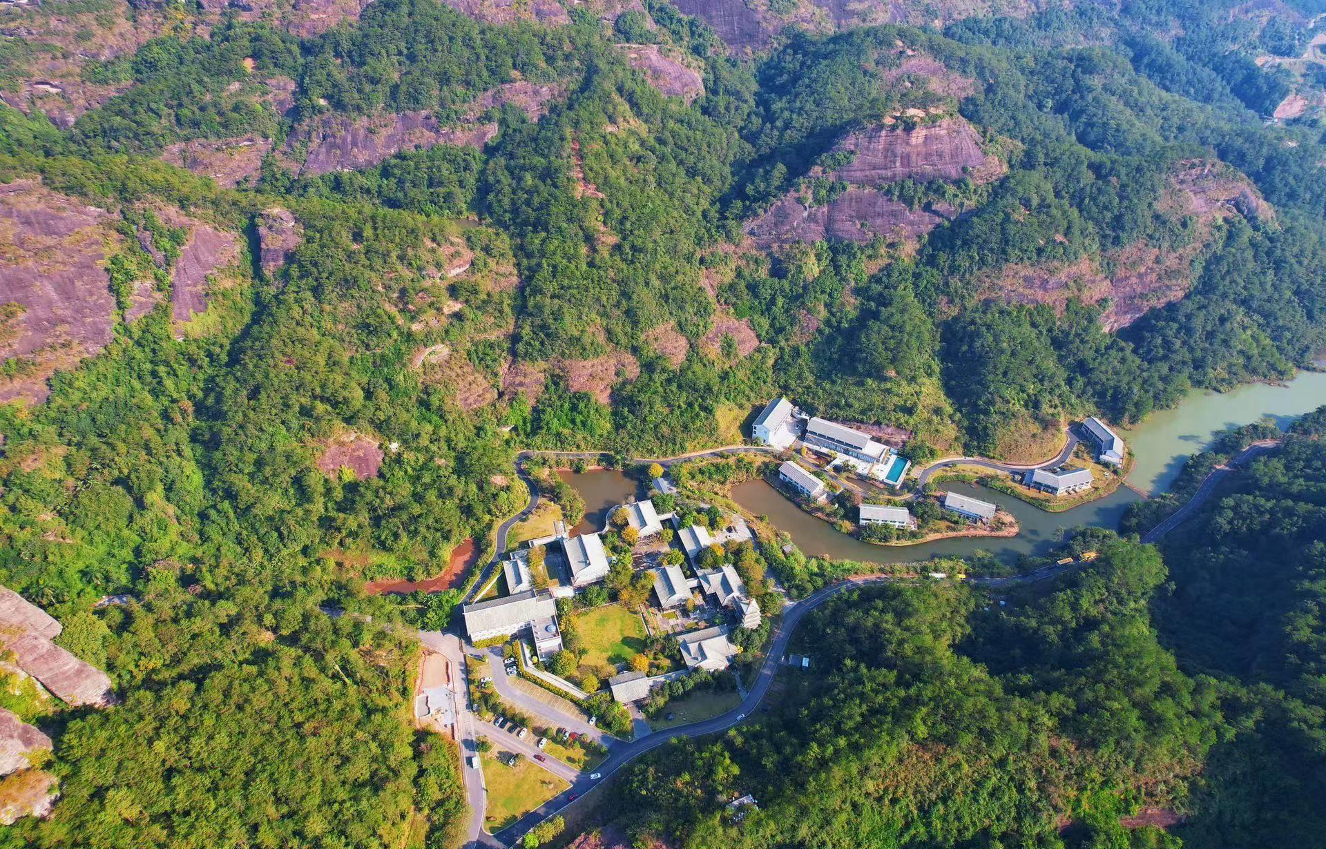 玉林都峤山:一处隐藏在广西的仙境 都峤山位于广西玉林市福绵区,距离