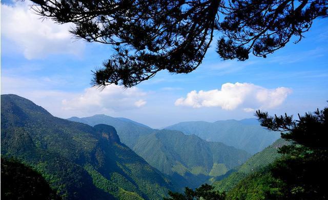 本文将带你揭开凤阳山的神秘面纱,探寻海拔1929米的凤阳山巅,一同开启