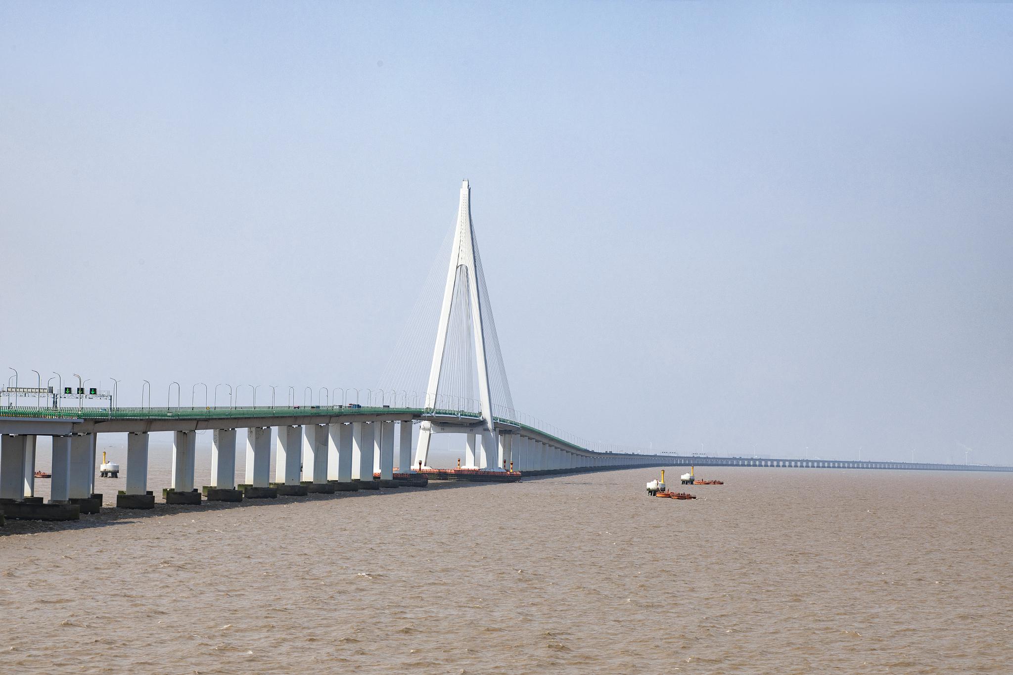 浙江跨海大桥:传奇的艺术殿堂 浙江,位于中国东海沿岸,是一个充满魅力