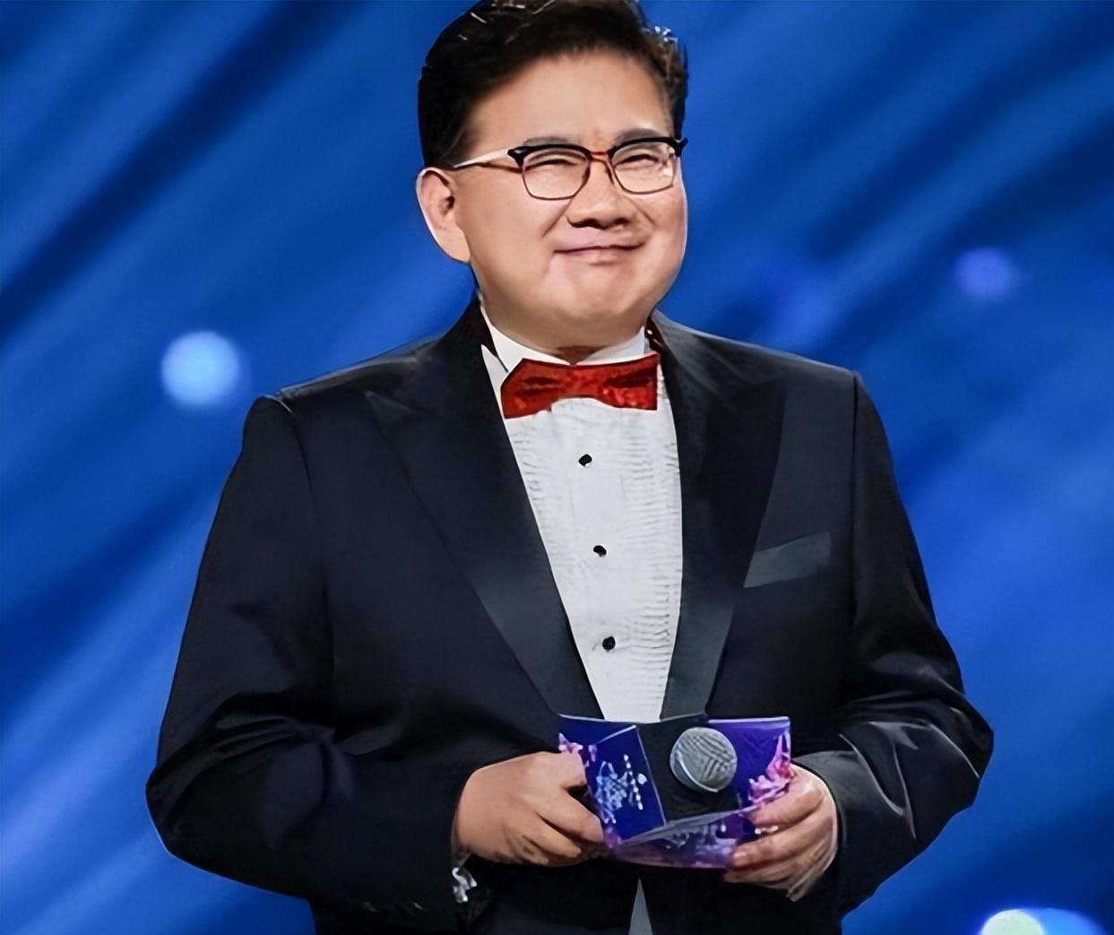 曹可凡:如何重塑形象 曹可凡作为备受争议的主持人,他的经历引起了