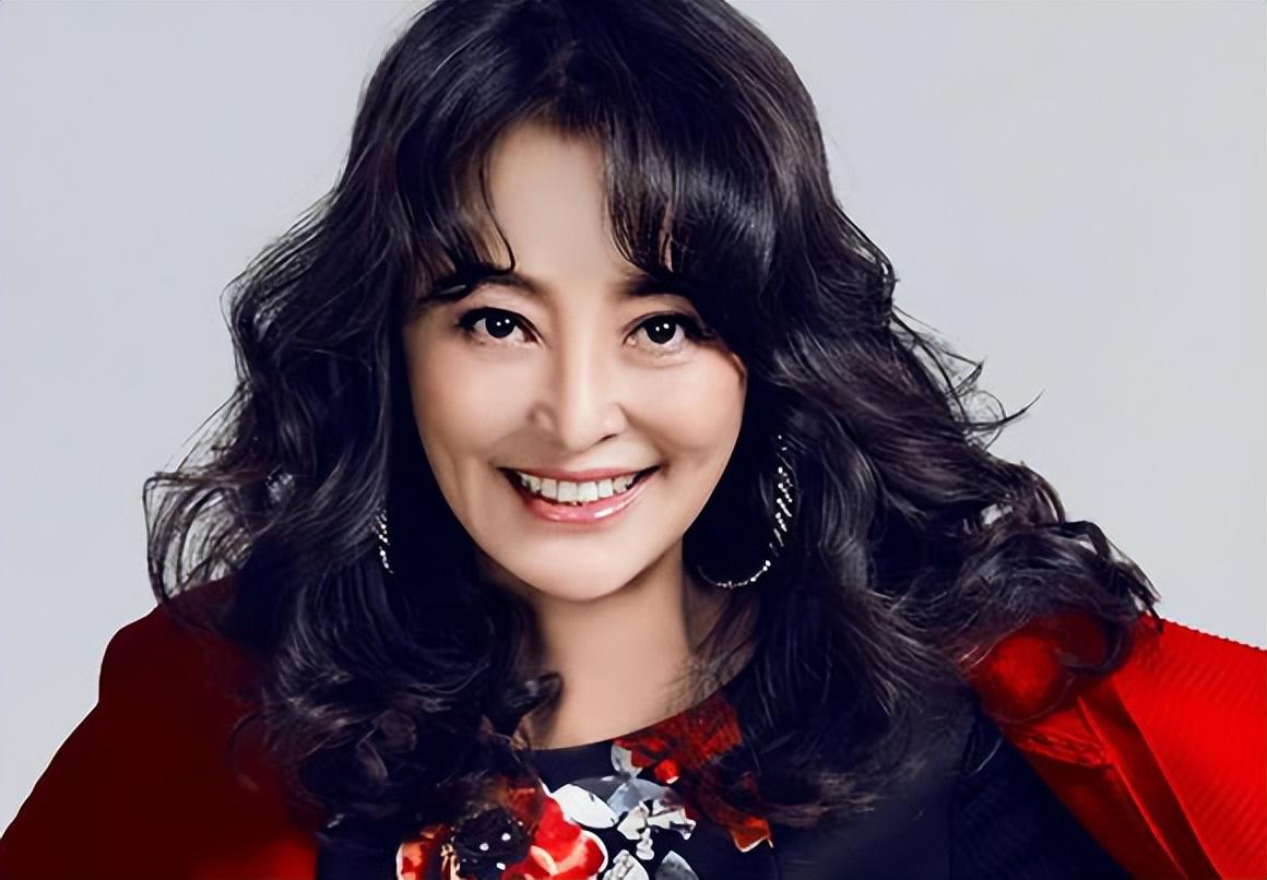 李勤勤,一位在华语电影和电视剧领域中声名鹊起的女星,她的演技深受