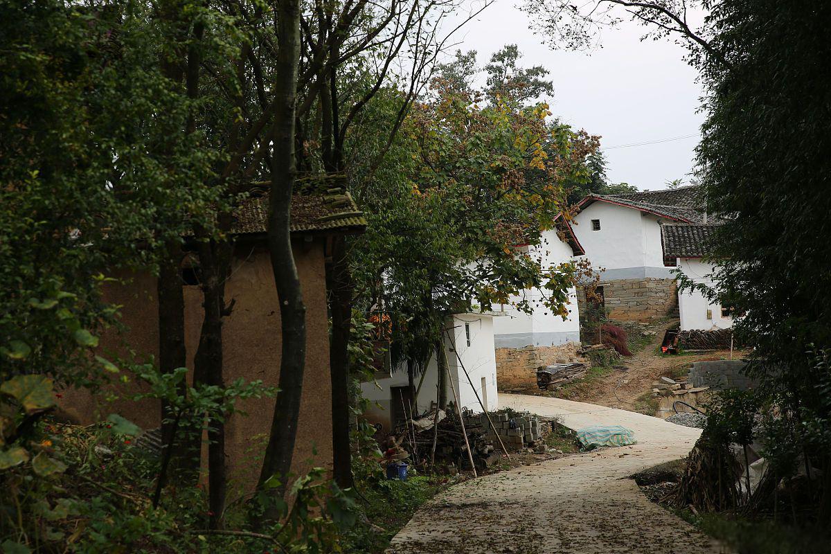 郝堂村:信阳市城郊的世外桃源 郝堂村,位于信阳市城郊20公里外,是一颗