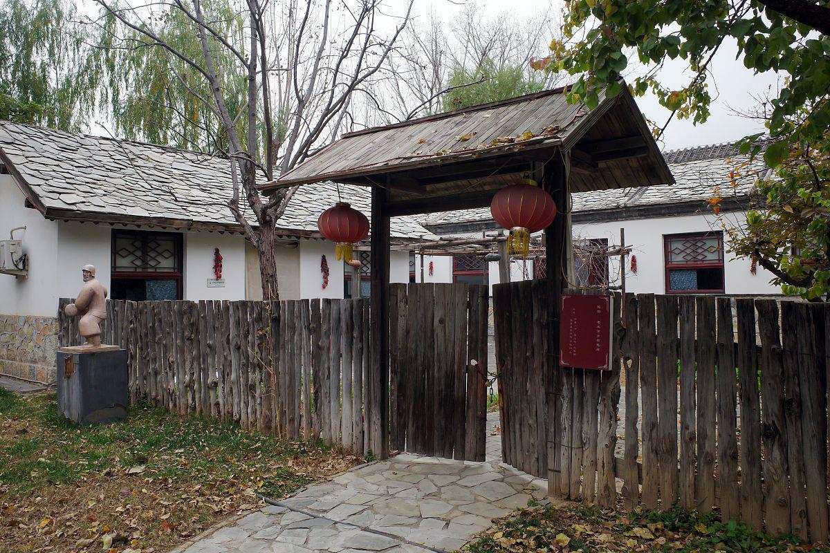 郝堂村:信阳市城郊的世外桃源 郝堂村,位于信阳市城郊20公里外,是一颗