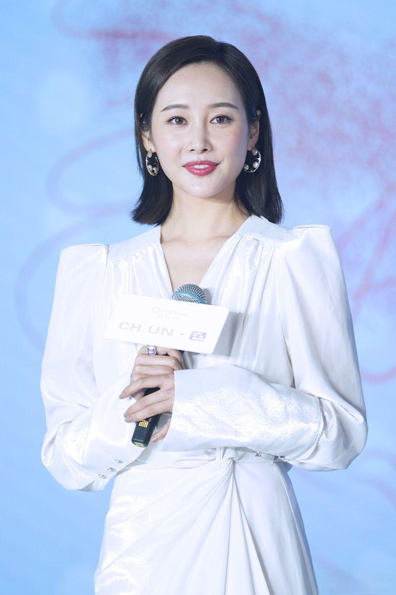 李纯:演艺之路的探索与突破 李纯,1988年出生于安徽省芜湖市,毕业于