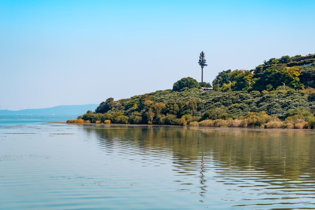 岱山湖位于南京市东南部,是一座集水利,旅游,观光于一体的综合性水库