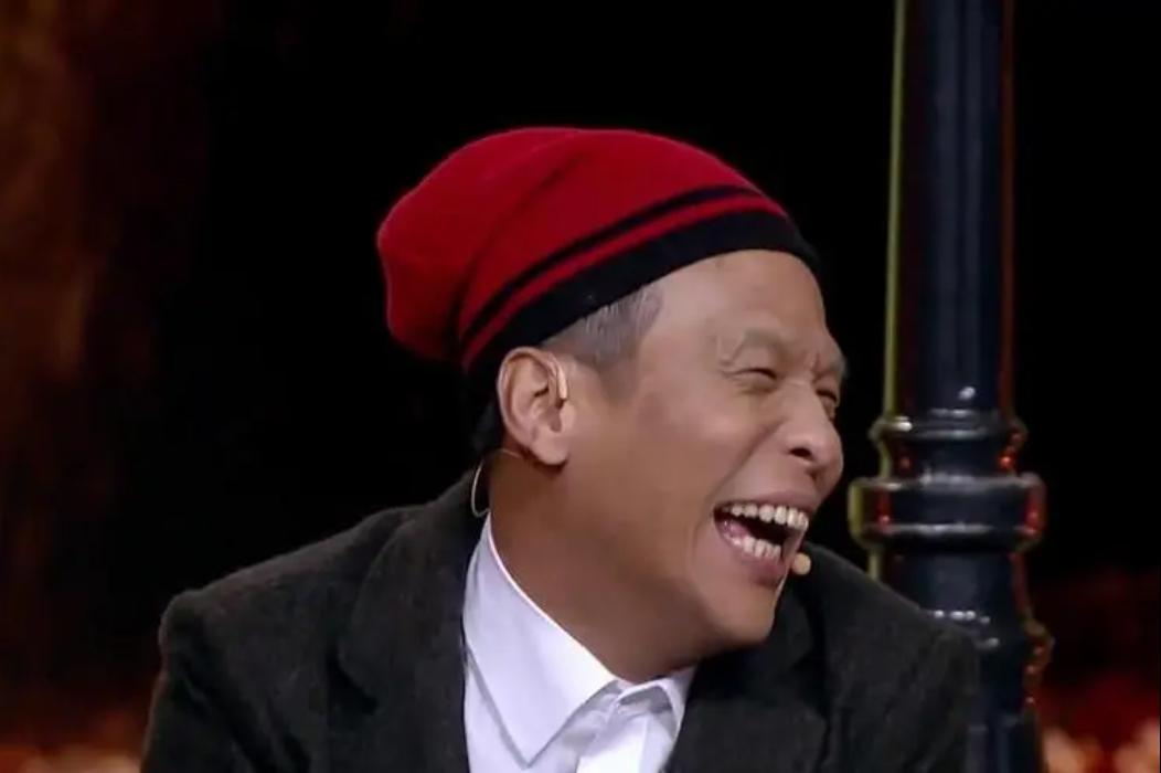 宋小宝:小品舞台上的璀璨明星 宋小宝,原名宋宝利,出生于吉林省通化市