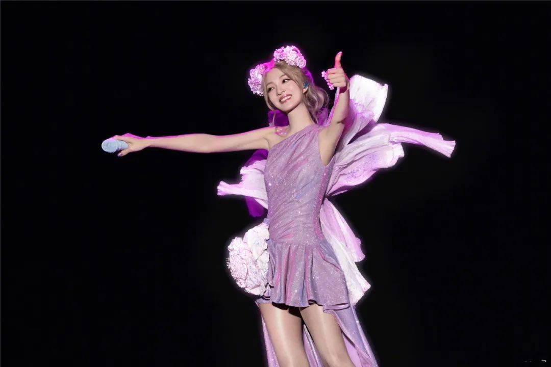演唱会市场的璀璨之星 今年,张韶涵再次证明了她在华语乐坛的恒星地位
