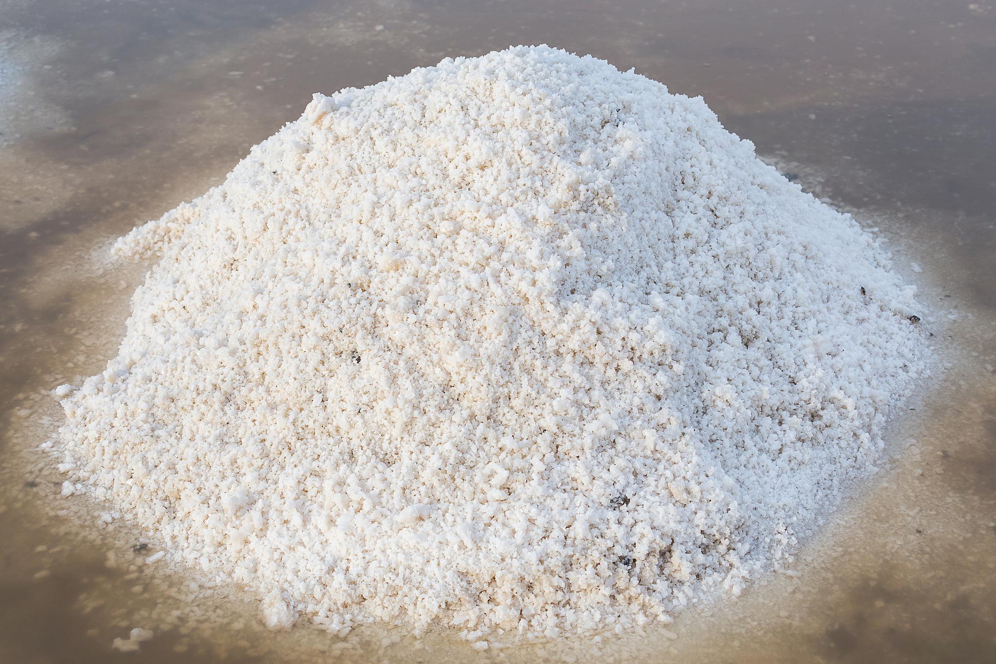 云母粉进口报关流程的法律解析 云母粉,因其独特的物理和化学性质,在