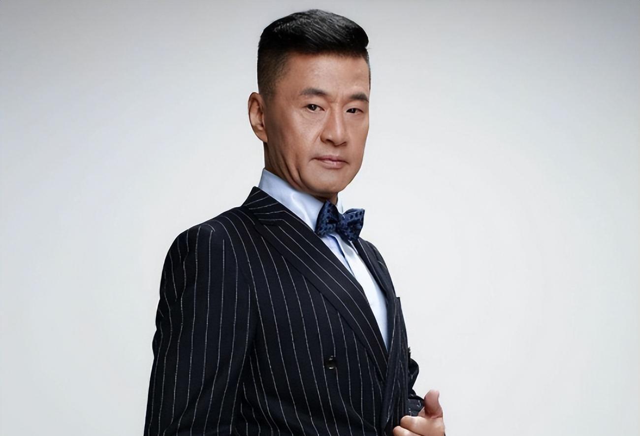 事业辉煌背后的家庭遗憾 于荣光,一位在影视界备受尊敬的演员和导演