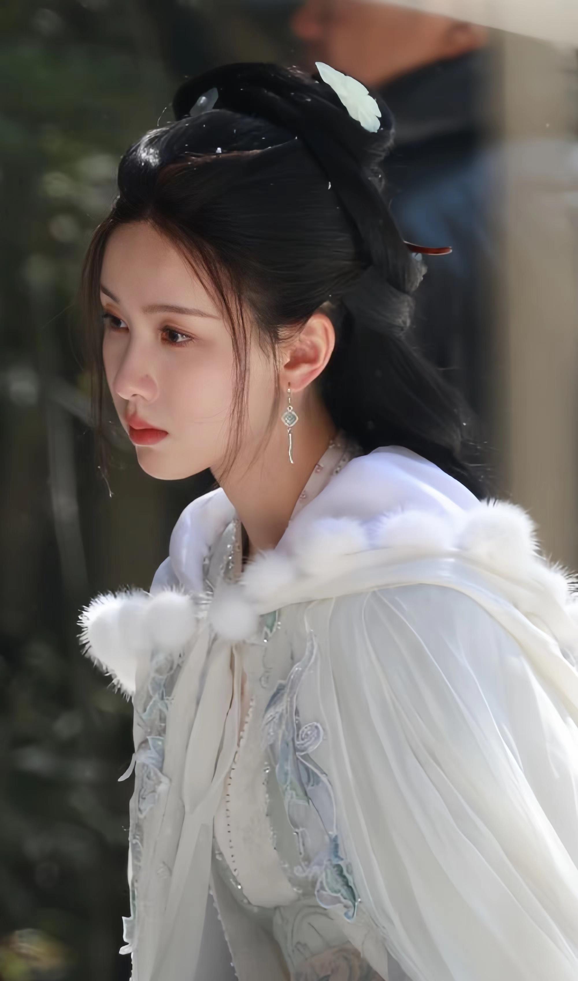 陈都灵,侯明昊,程潇,田嘉瑞,林子烨等众多实力派演员出演的古装玄幻剧
