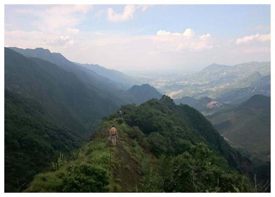 三联峒:湖南娄底的人间仙境 三联峒,近年来备受瞩目的避暑胜地,位于