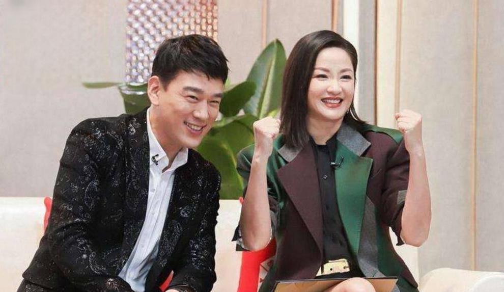 王耀庆:从"财迷"到荧屏"总裁",与妻子恩爱26年无绯闻 王耀庆,这位荧屏