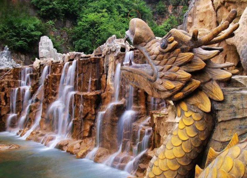 双龙湾:河南的一颗瑰宝 双龙湾景区位于豫西伏牛山脉的怀府山区,是一