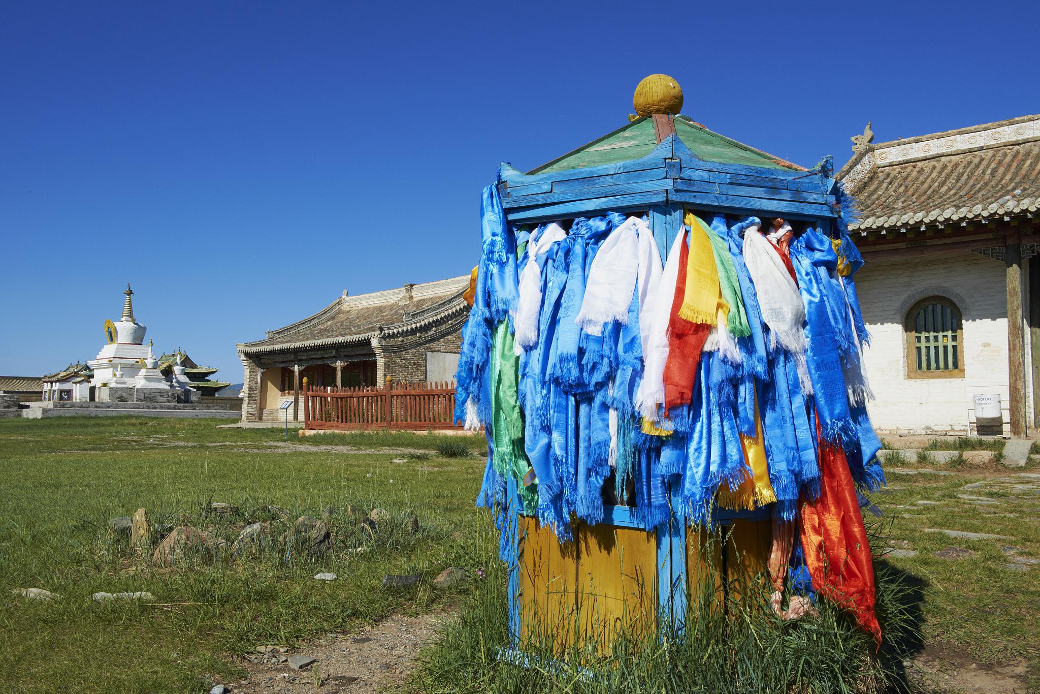 逛街必备的心头好 新疆和布克赛尔蒙古自治县位于塔城地区,北与哈