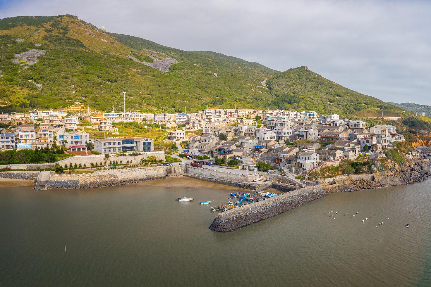 平潭岛:中国的璀璨海岛明珠 平潭岛,位于福建福州平潭县,是中国的一颗