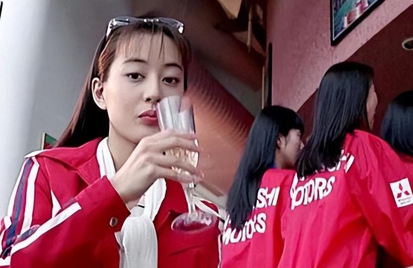 江黑真理:从霹雳火到哈佛医学院的女神 《霹雳火》中的大小姐,江黑