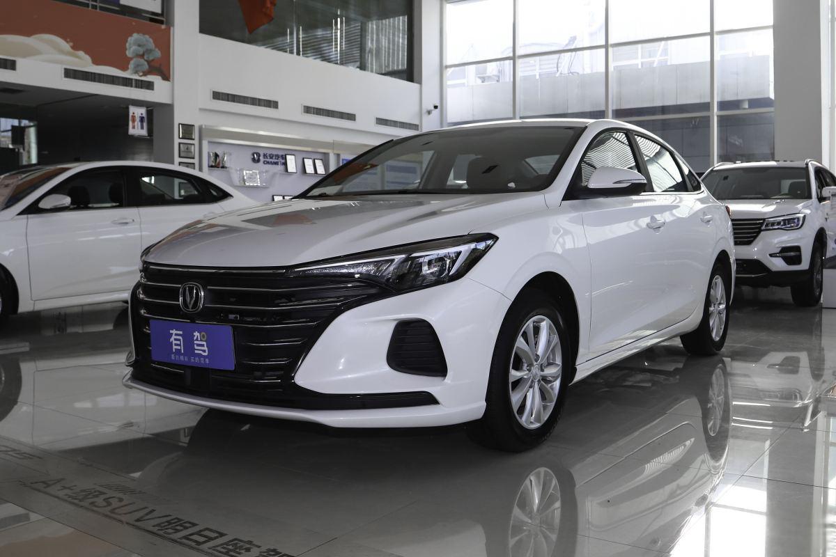 我宁愿买长安逸动也不买大众朗逸 长安逸动的外观设计更加年轻时尚