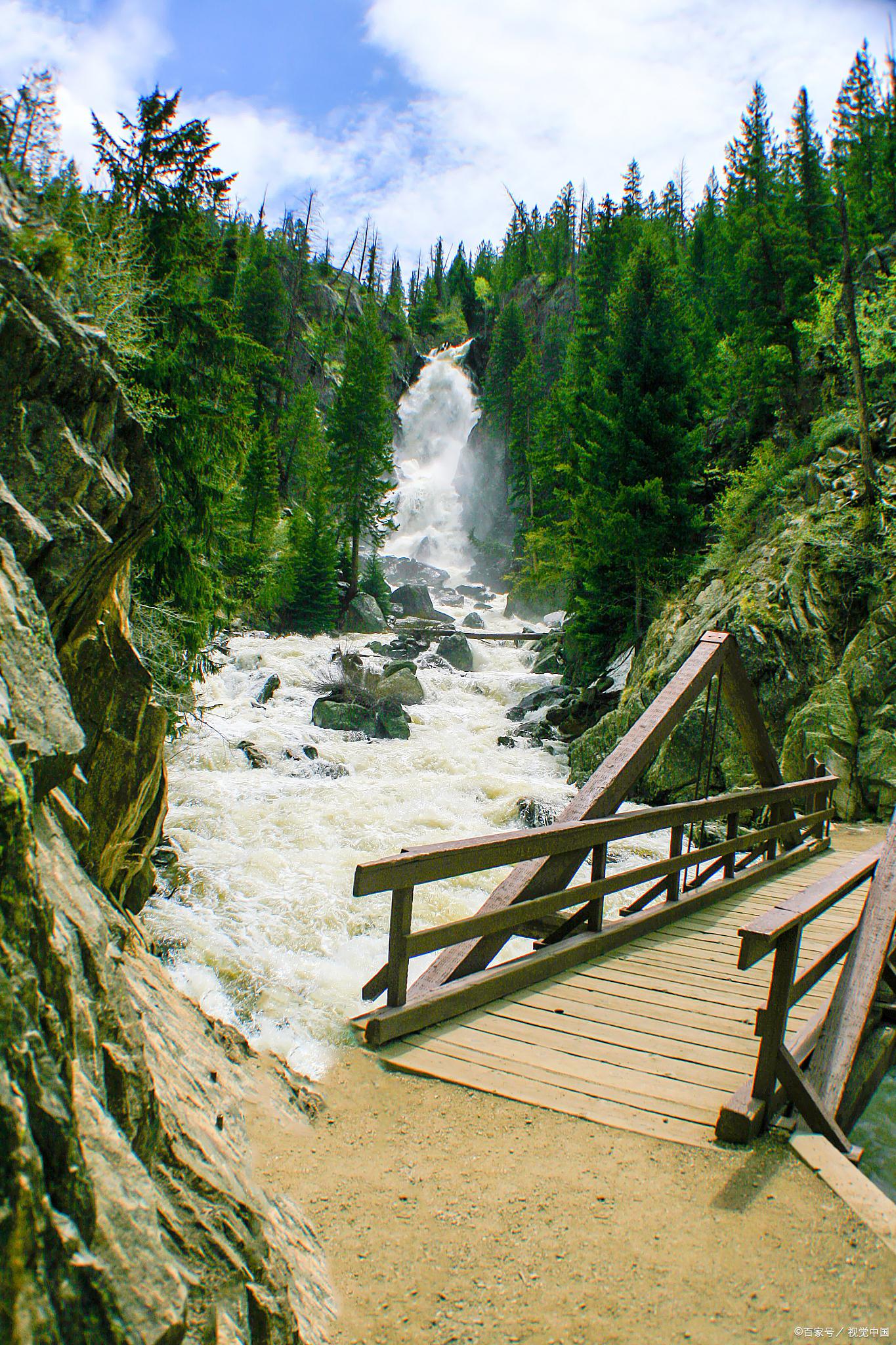 阿尔山大峡谷:自然秘境与探险乐园 阿尔山大峡谷,一个鲜为人知的自然