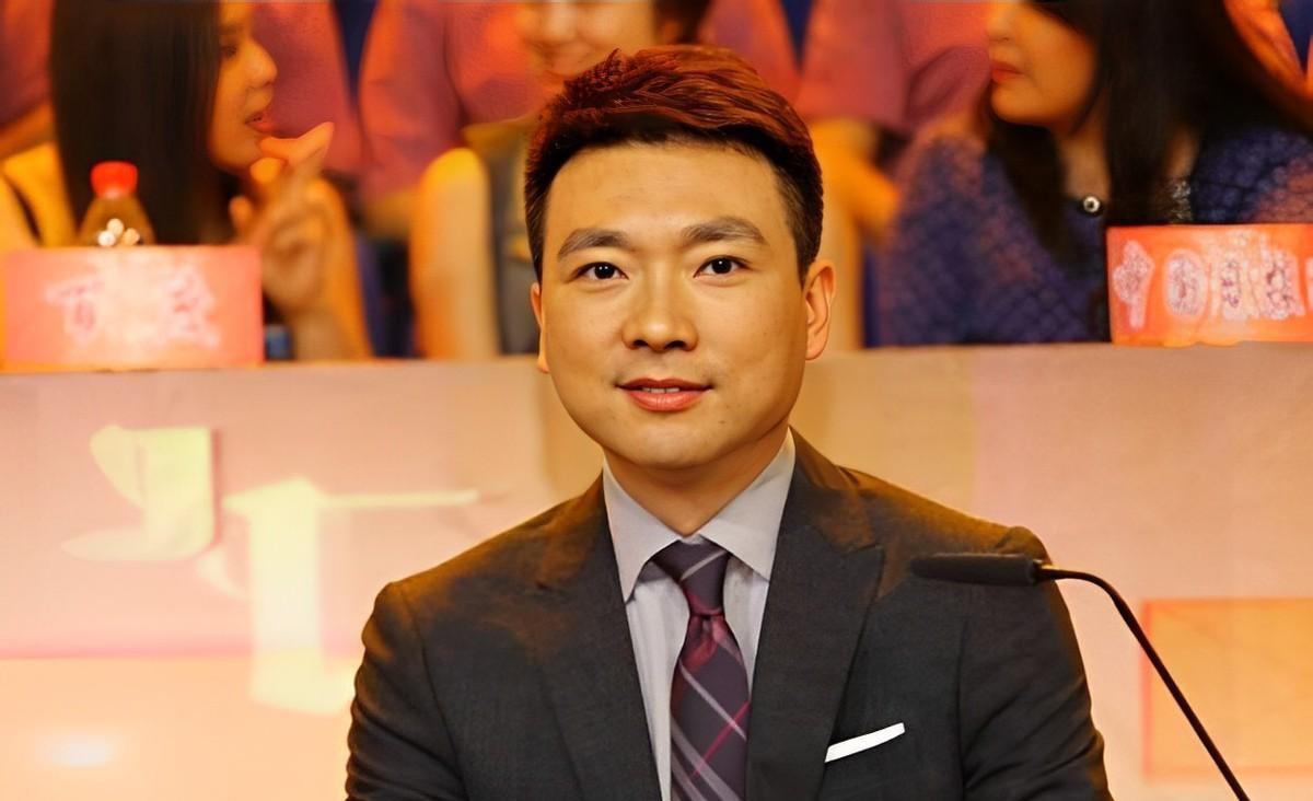 康辉后悔丁克:恩爱夫妻背后的波折与甜蜜 康辉和妻子刘雅洁坚持丁克23