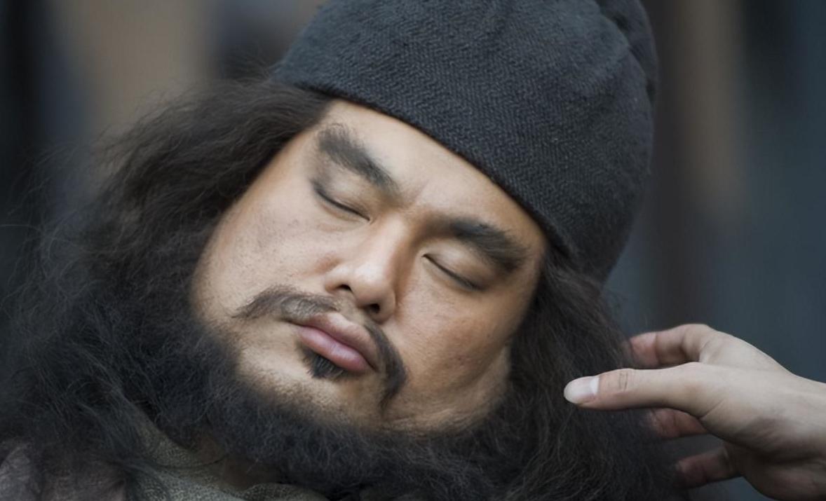 康凯:演技的成长之路 康凯作为一个备受批评的演员,经历了许多困难和