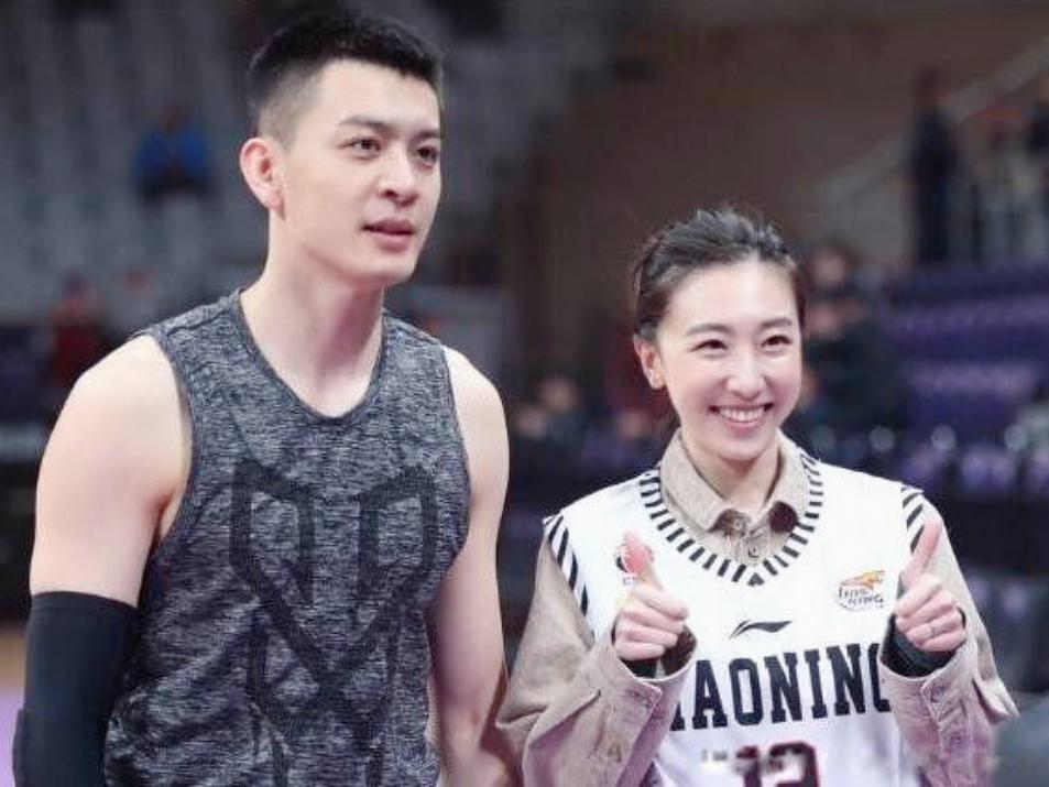 原辽宁男篮主教练杨鸣近期遭遇了一场情感风暴,唐佳良暗示对方出轨