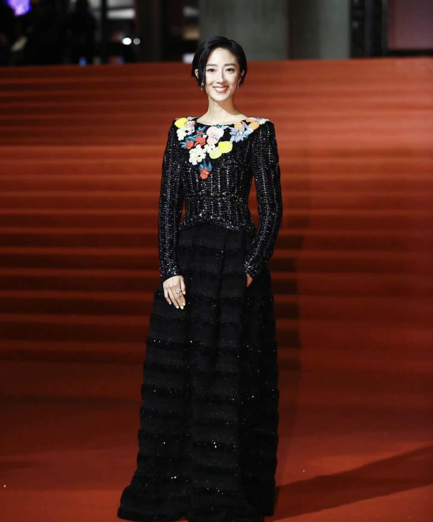 林青霞亮相金马奖:岁月不败真美人 林青霞在第60届金马奖颁奖典礼上