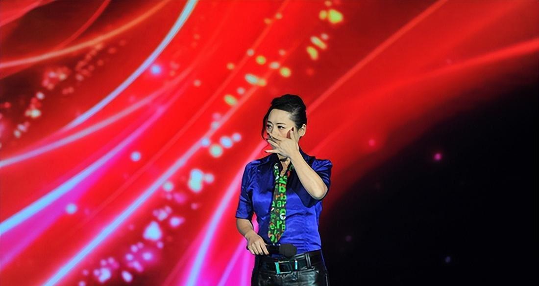 金炜玲:音乐路上的璀璨明珠,逆境中坚韧绽放 金炜玲,这位备受的中国一