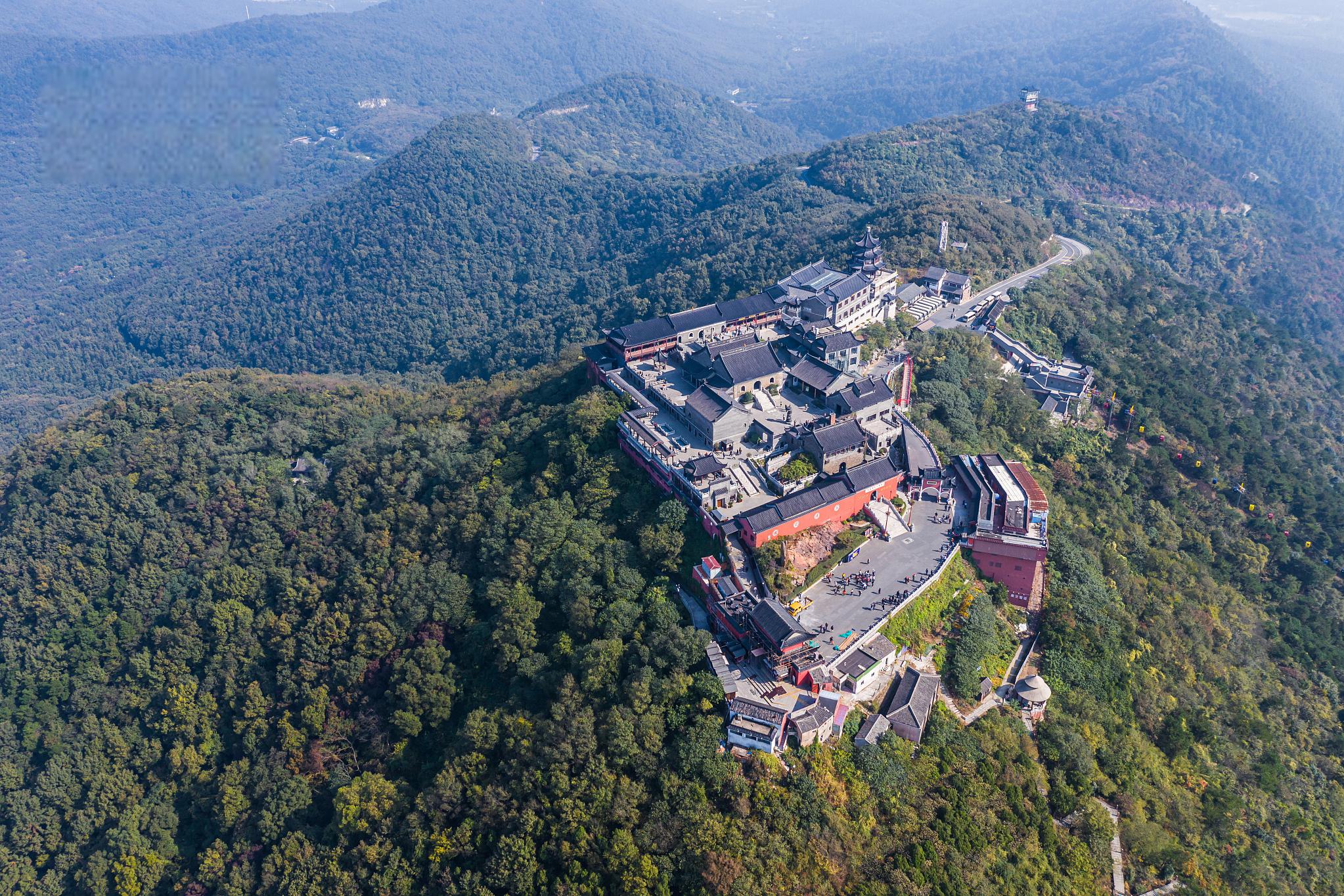 茅山金牛洞景区:探秘自然与历史的交融之地 茅山金牛洞景区,位于江苏