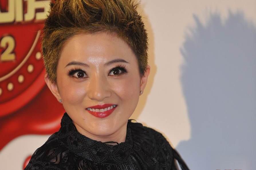 《青青河边草》女主金铭暴瘦脱相 金铭是一个有着辉煌过去的女演员,她