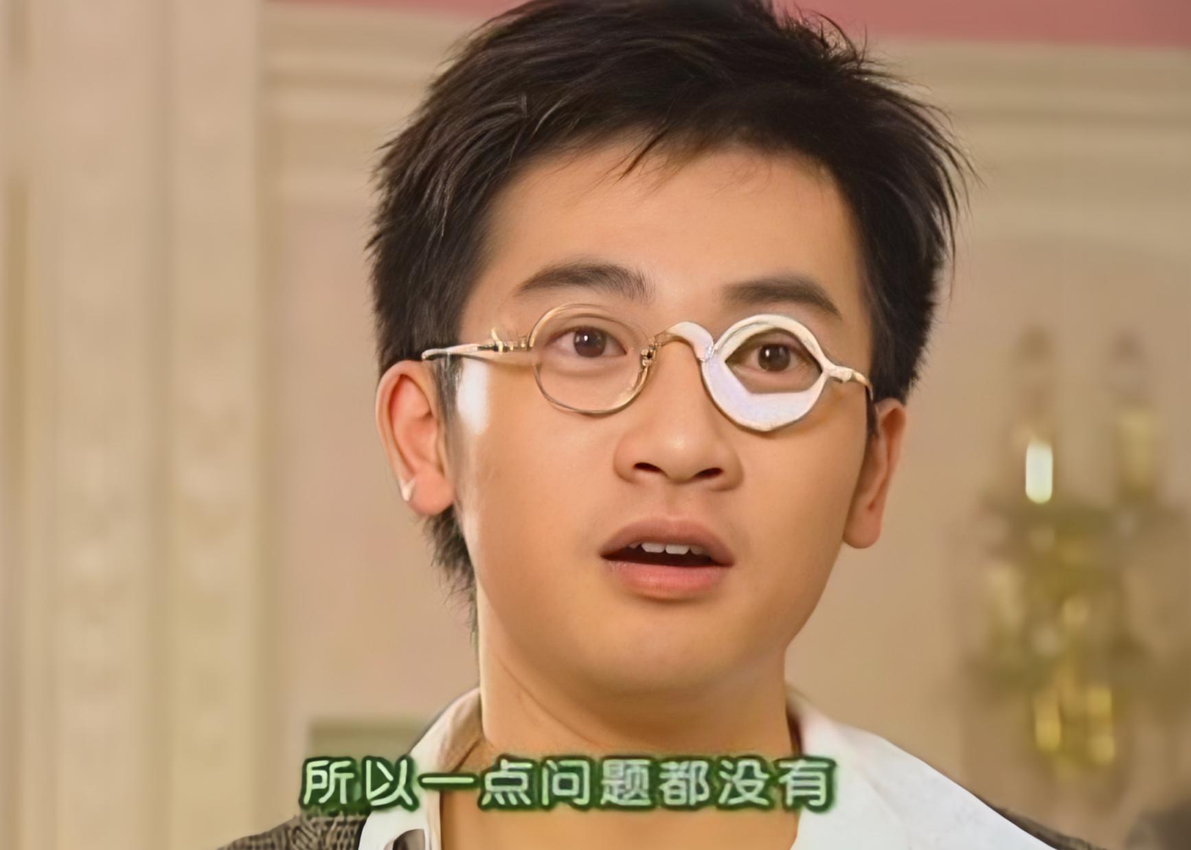 在个人回忆中,提到《情深深雨濛濛》的男性角色,喜欢的第一个就是杜飞