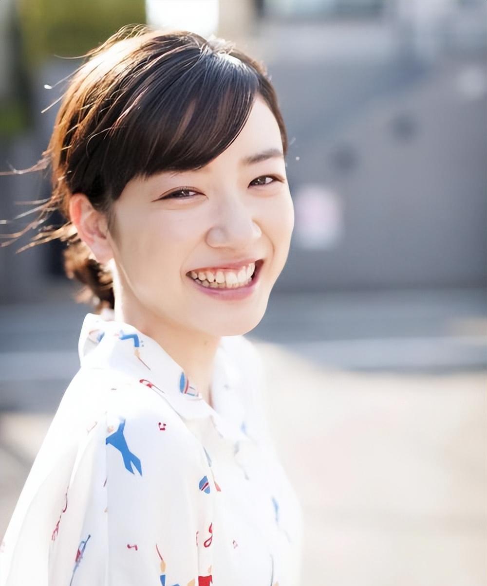 永野芽郁:性感外表令人陶醉 永野芽郁以她性感的外表和独特的气质在