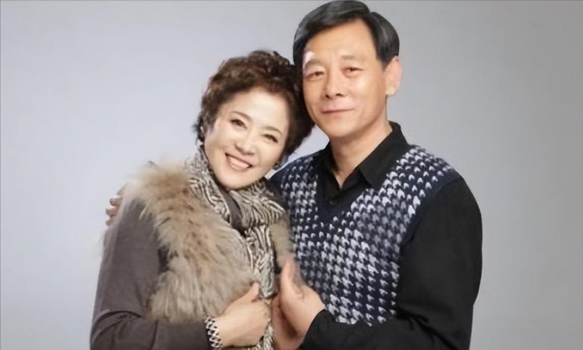 逆境中崛起:李光复的奋斗人生 国家一级演员李光复,小时候家境富足