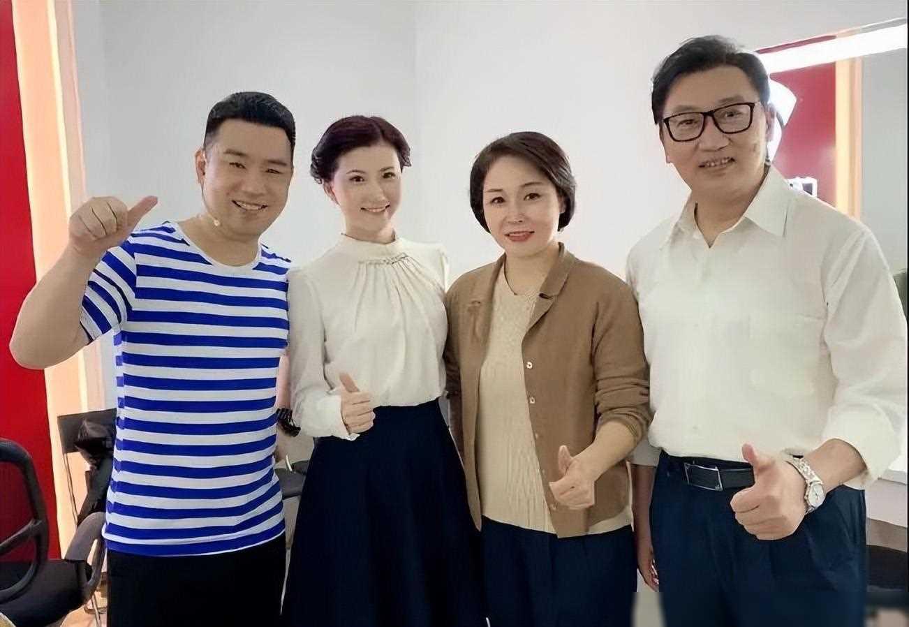 梁宇与云菲:低调幸福 梁宇与云菲是广东电视台的模范夫妻,两人共同