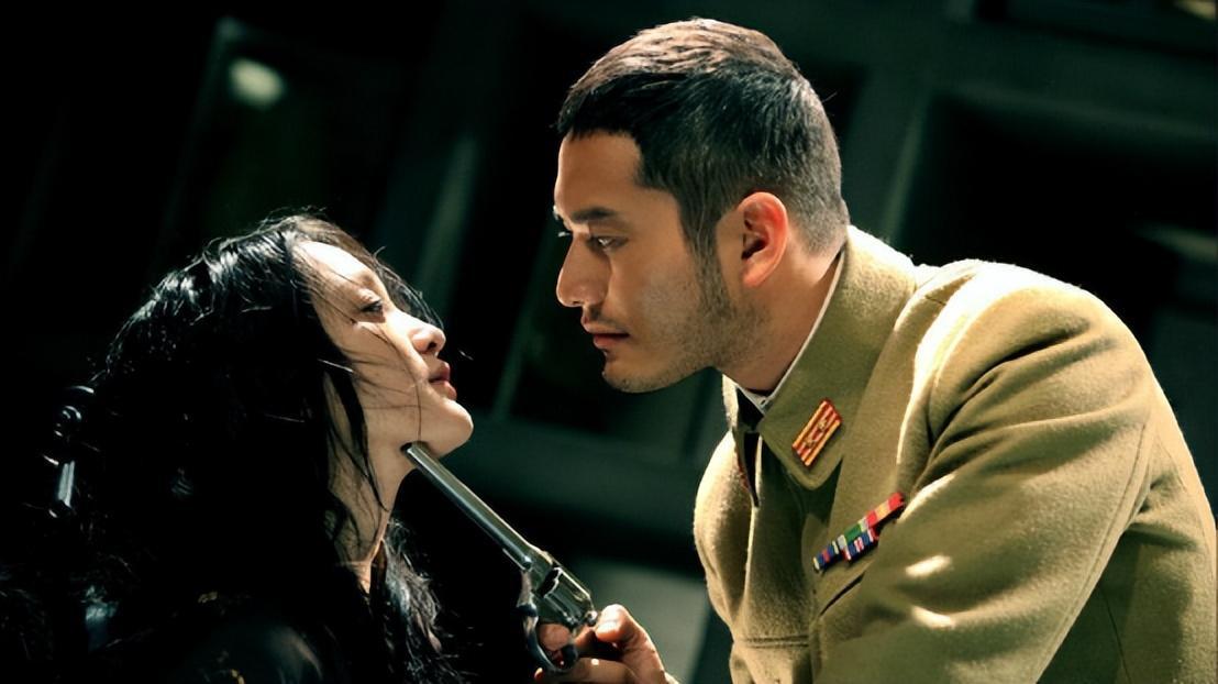 《刀尖》:票房不及预期 麦家编剧的谍战大片《刀尖》上映三天,票房不