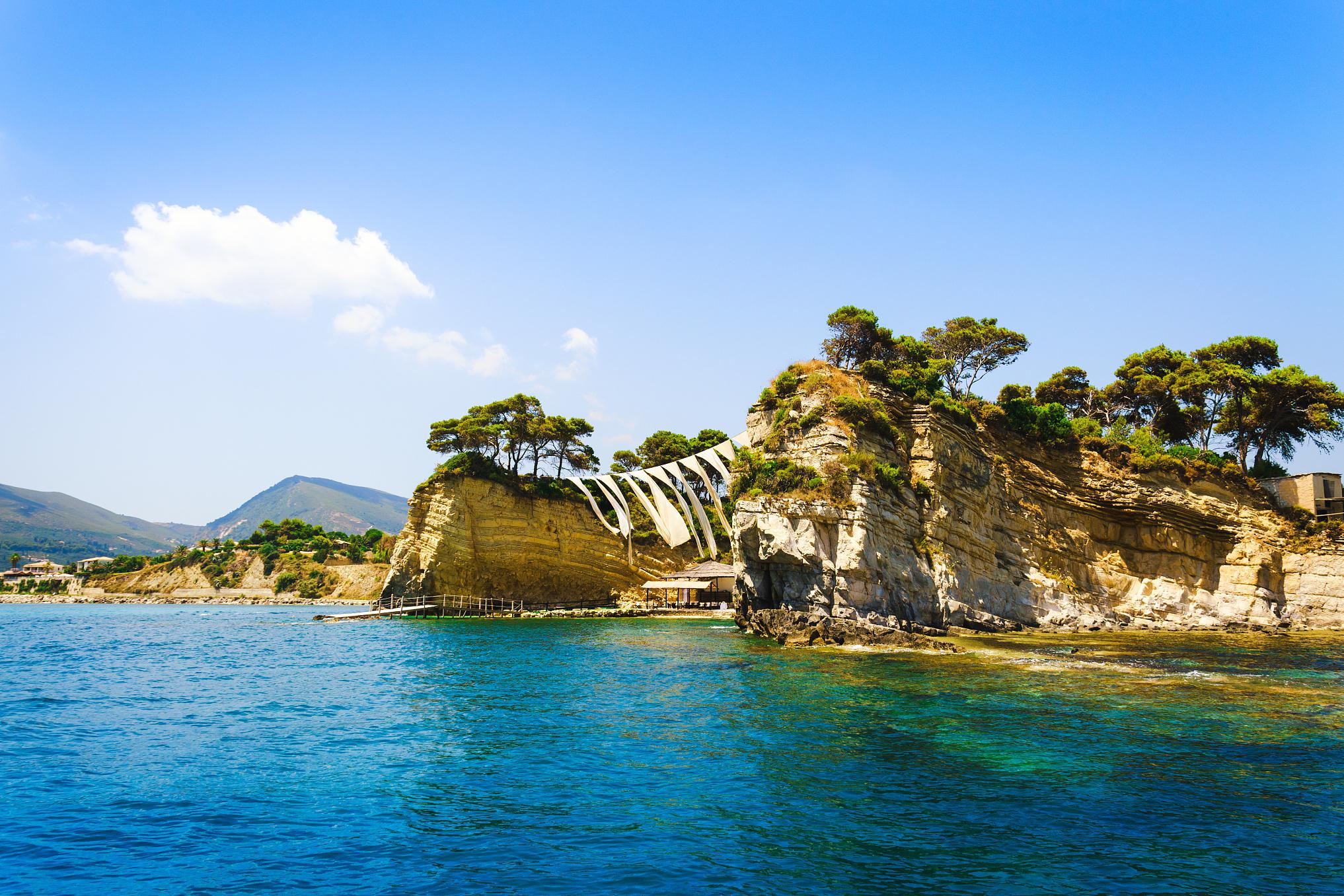 洋山岛:一颗璀璨的明珠 浙江省的舟山群岛,藏着一片人间秘境——洋山