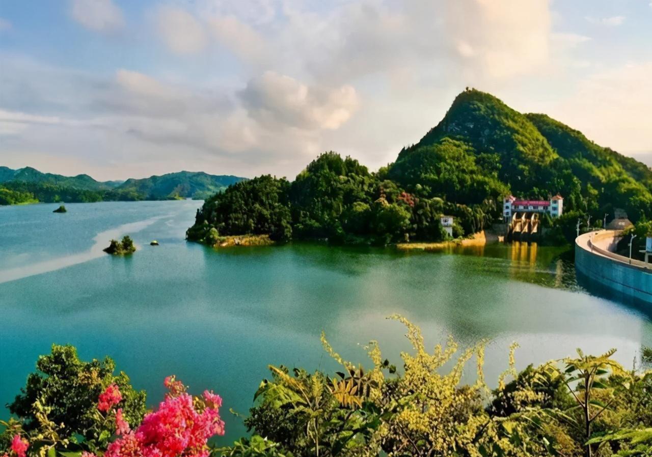 河南信阳香山湖风景区:天然的画卷 河南信阳的香山湖风景区,55:5平方