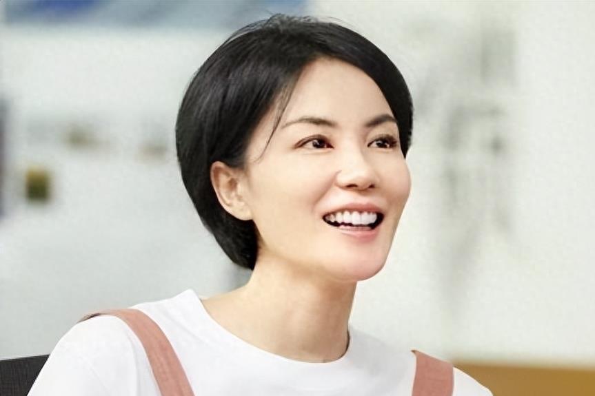 谢霆锋与王菲:青春与传奇的交织 谢霆锋钟情于年近半百的王菲,14岁的