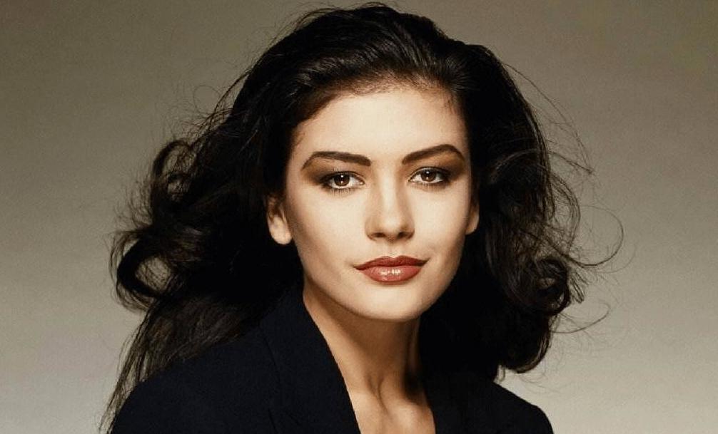 泽塔琼斯:演技与美貌并存 英国女星泽塔琼斯,演技高照,貌美如花,她的