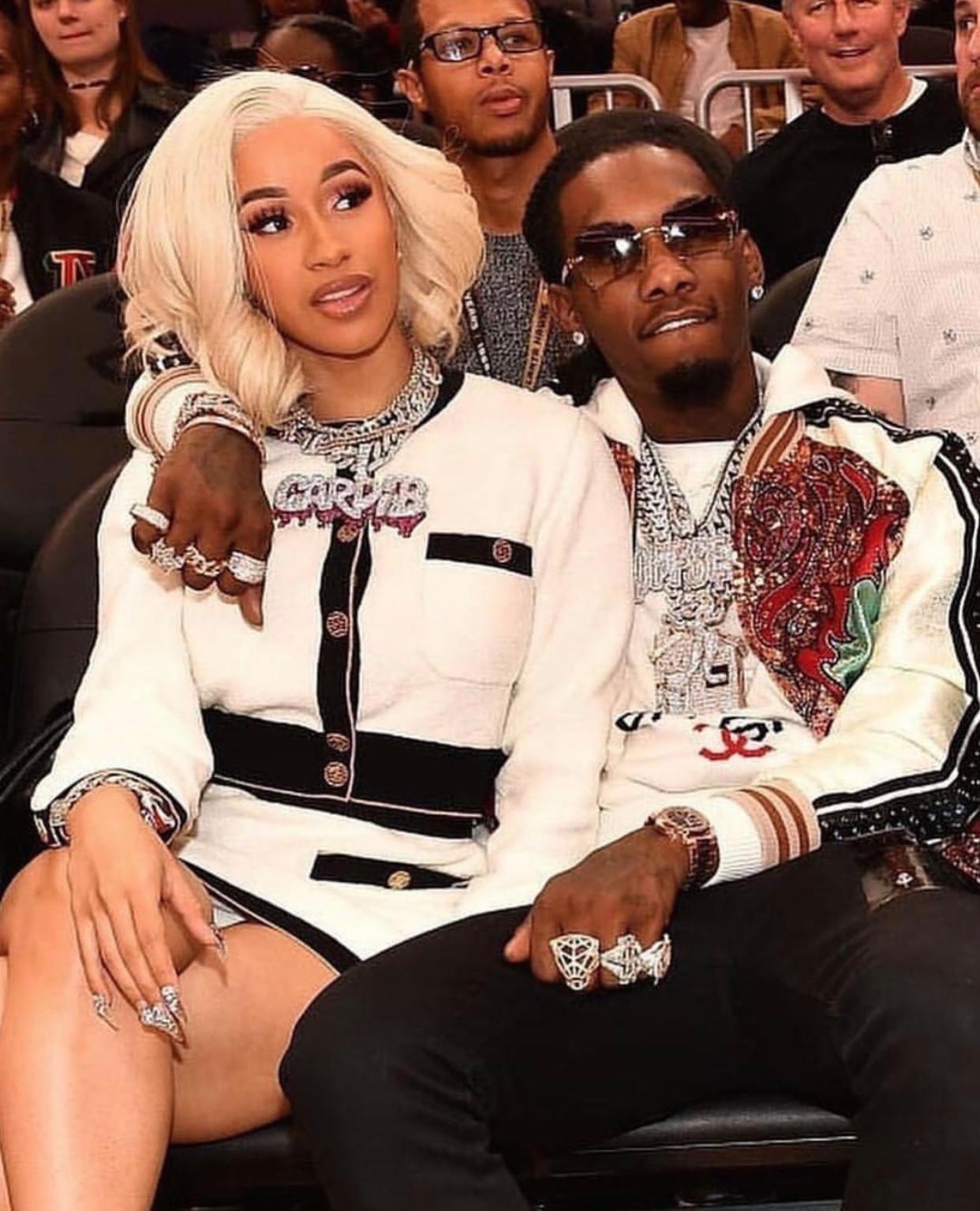 全球知名女嘻哈歌手cardi b在近日的直播中宣布与老公offset正式肥种