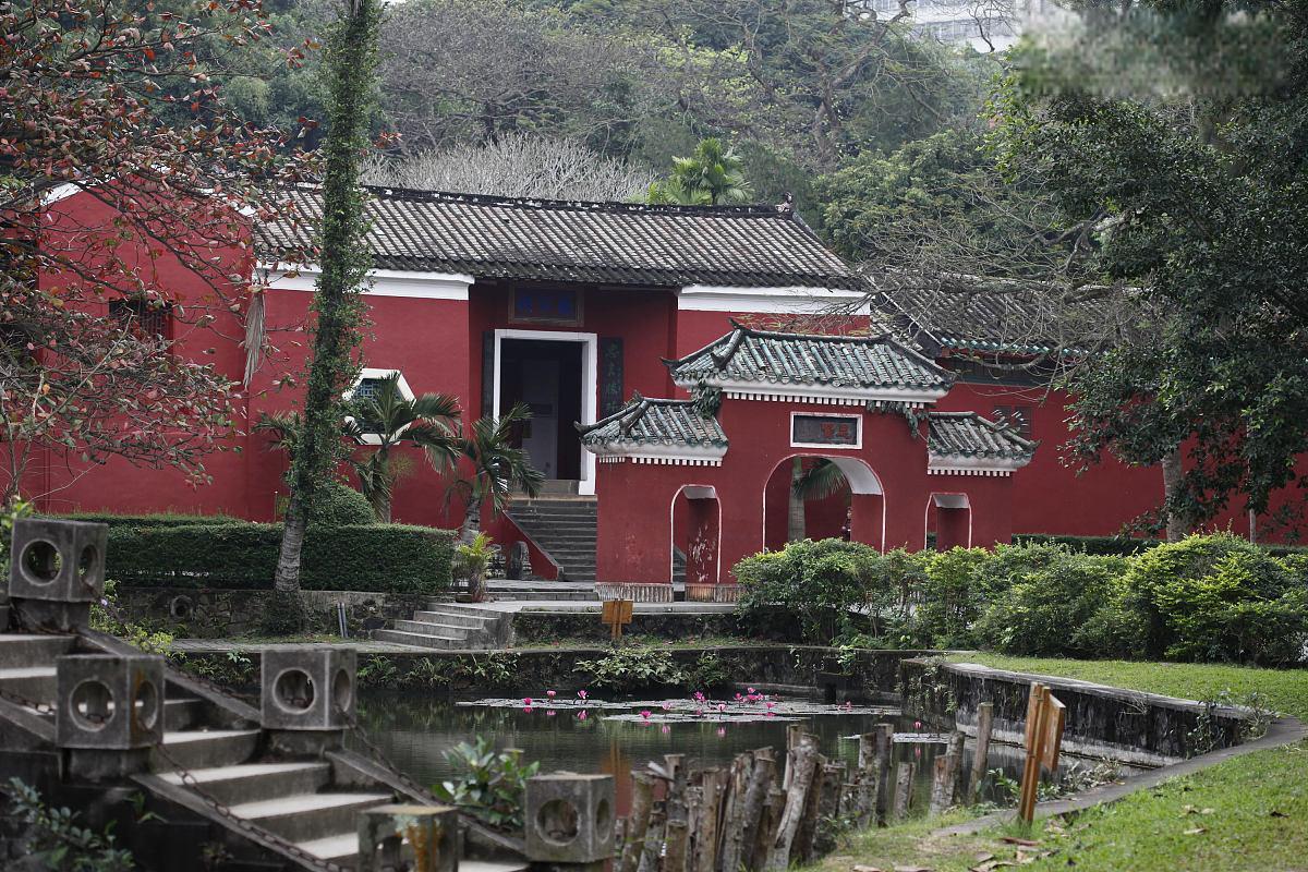 探寻千年古刹,尽享文化盛宴:灵岩寺一日游全攻略 灵岩寺,位于济南市