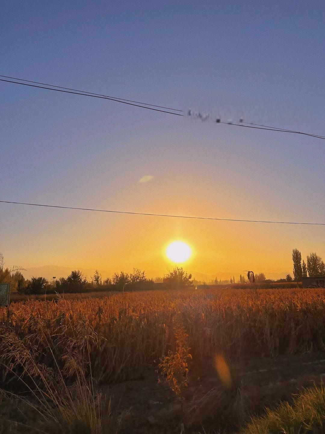 家乡的夕阳 心灵的归宿和源泉 夕阳是一道美丽的风景线