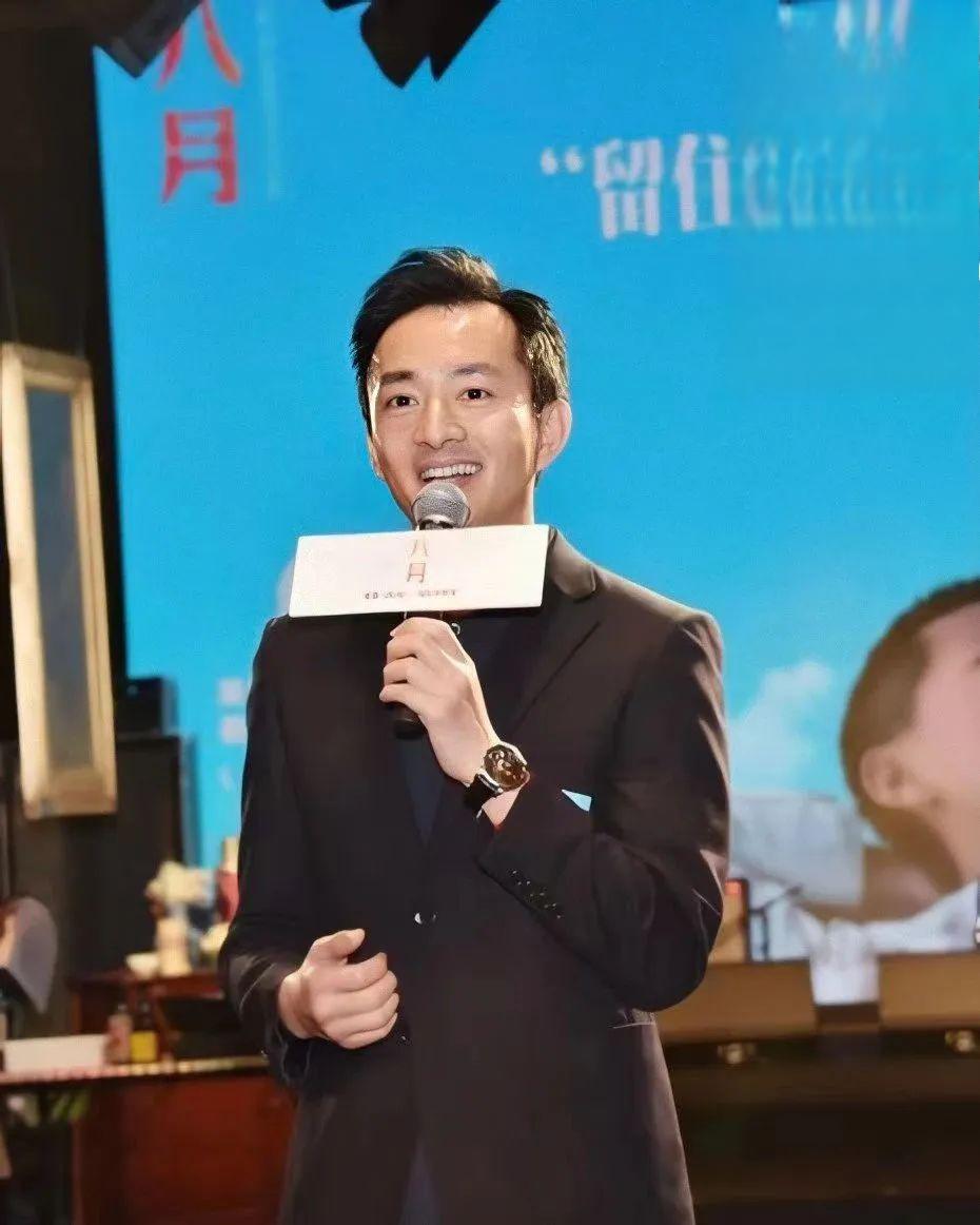 亚宁:穿越时代记忆的青春榜样,爱奇艺影业总裁的辉煌历程 亚宁,这个