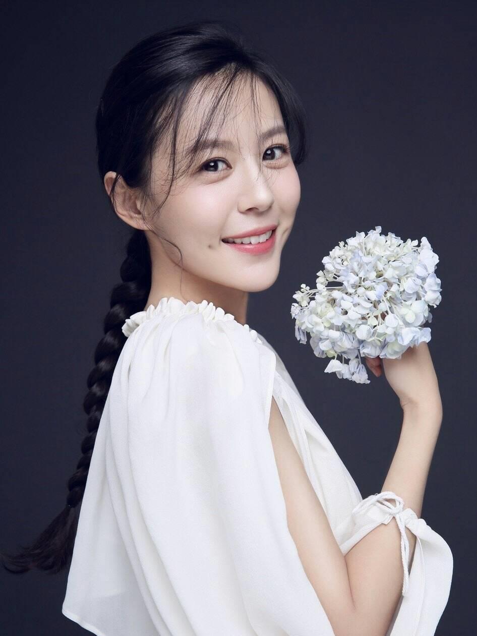 山东美女明星的璀璨之路:才情与美丽的完美结合 山东,这个历史悠久的