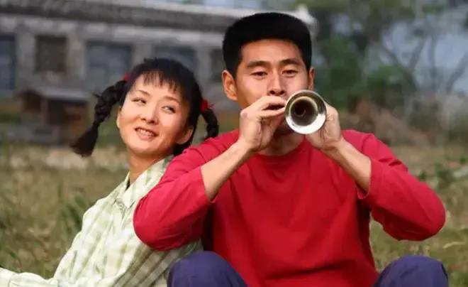 师小红:50岁意外生子 师小红和谢兰因合作电影《黄土地蓝土地》而相识