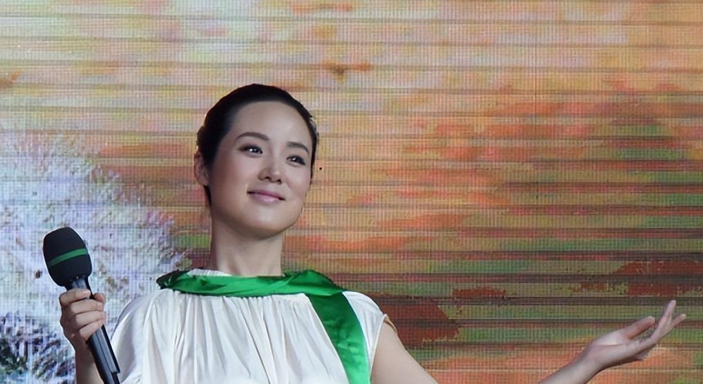 杨柳:婚姻的坚持与追求 央视主持人杨柳,经历了两次婚姻失败后,依旧